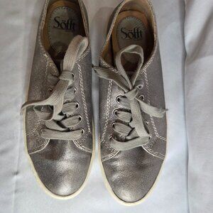 Söfft Metallic Silver Leather Sneakers | Size 7 | Gently Used ✨